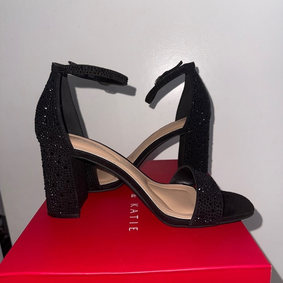 Kelly & Katie Black Wide Foot Friendly Heels with Sparkle - Picture 4 of 6